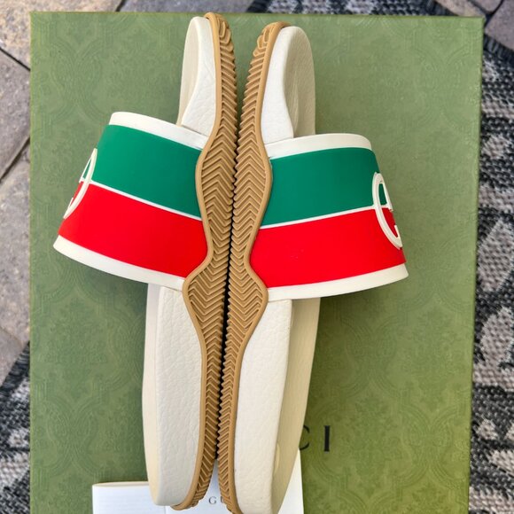 Sandals_&_Flip_Flops